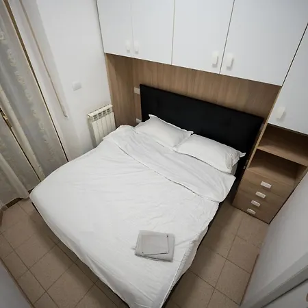 Intero A Apartment Pero